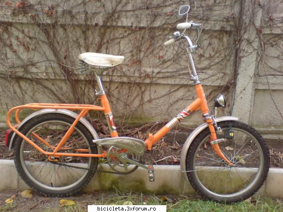 vand biciclete vechi pegas camping 1981pret 500 lei