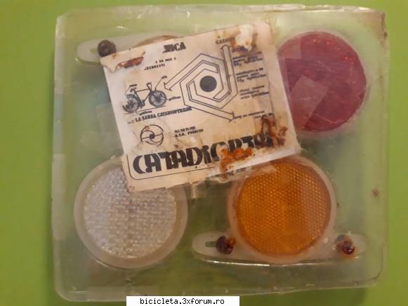 Catadioptrii in ambalaj original - 80 lei + taxe postale - Vand piese pentru bicicleta