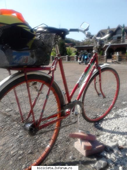 ideal din 1990,din pacate furca si pedalele nu sunt cele originale,  cat si pinionul din spate care