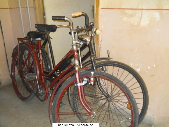 Vanatoarea de biciclete - Mifa 1951 si Carpati 1962, care va intra si el in - Poze biciclete vechi