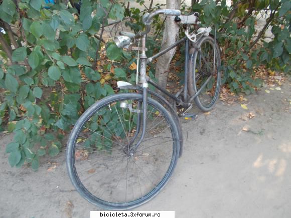 bicicleta nsu pozata de un prieten in comuna anii 50.vad ca seamana mult cu carpati vanatoarea de