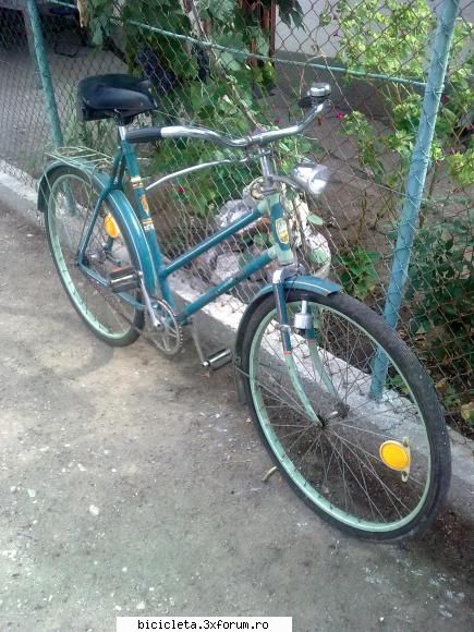 junoor si cauciuc in rsr.
pret  400  lei. bicicleta tohan 1968