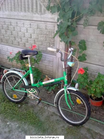in colectia mea de 2 luni,este identic ca si culoare cu bicla mea din :hi: pegas practic 1985